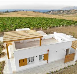 2 bedroom villa with infinity pool, near Alcamo, sleeps 4-5